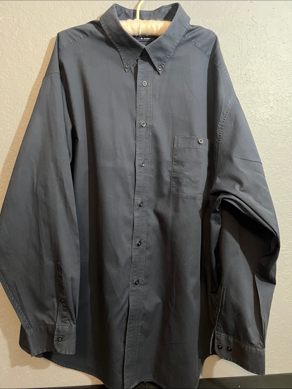 Roundtree & Yorke Men's Navy Button-Down Dress Shirt